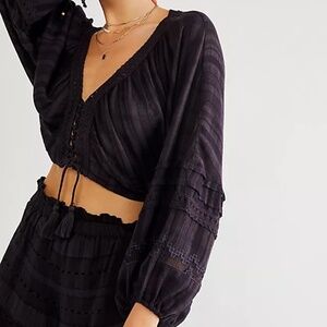 Free People • Paloma Peasant Crop Top in Black